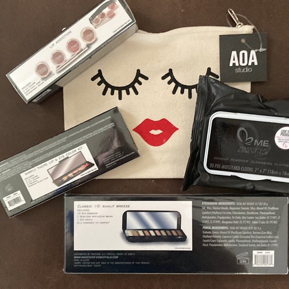 ME Makeover Essentials Other - 5 piece ME Makeover Essentials bundle Plus Cute Zip Pouch NIP
